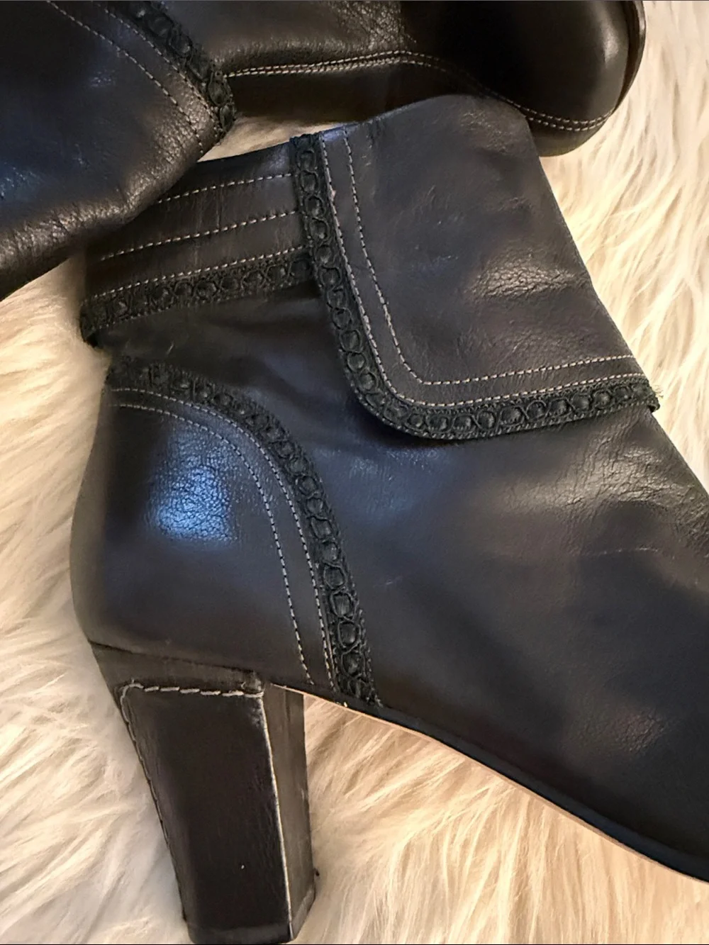 Antia Womens Black Genuine Leather Heeled Ankle Boots